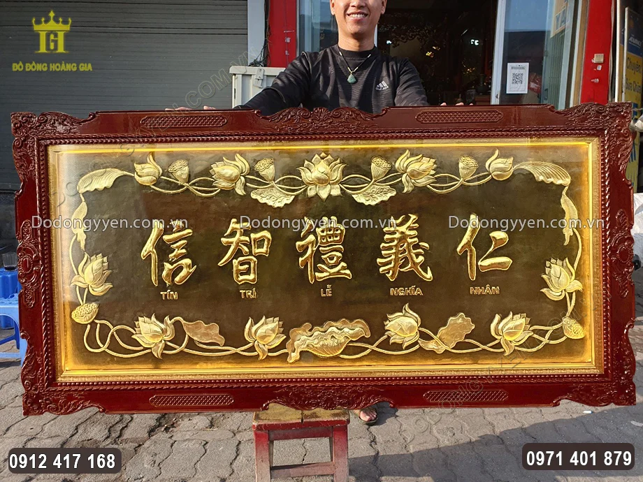 Khung tranh bằng gỗ tự nhi&ecirc;n chắc chắn